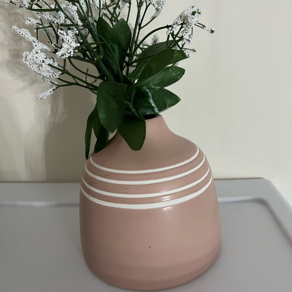 Target ceramic vase